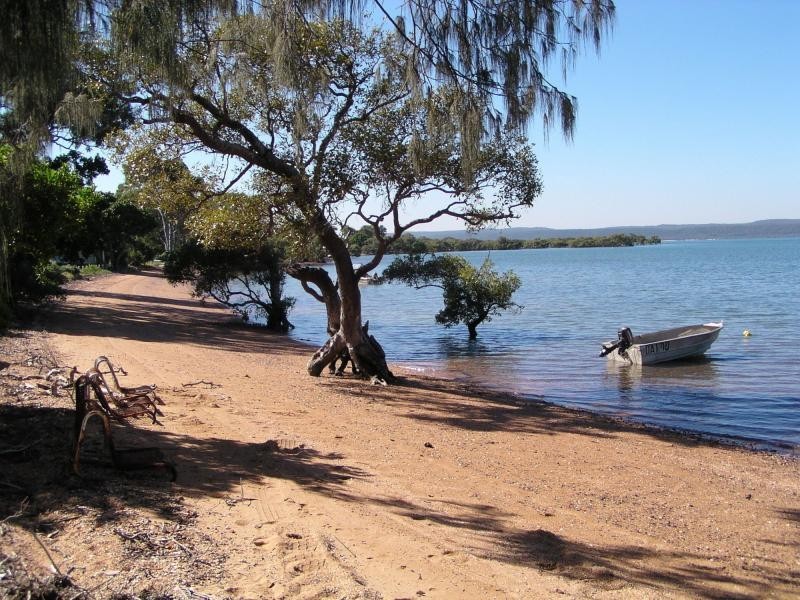 26 Oomool Street, Macleay Island QLD 4184