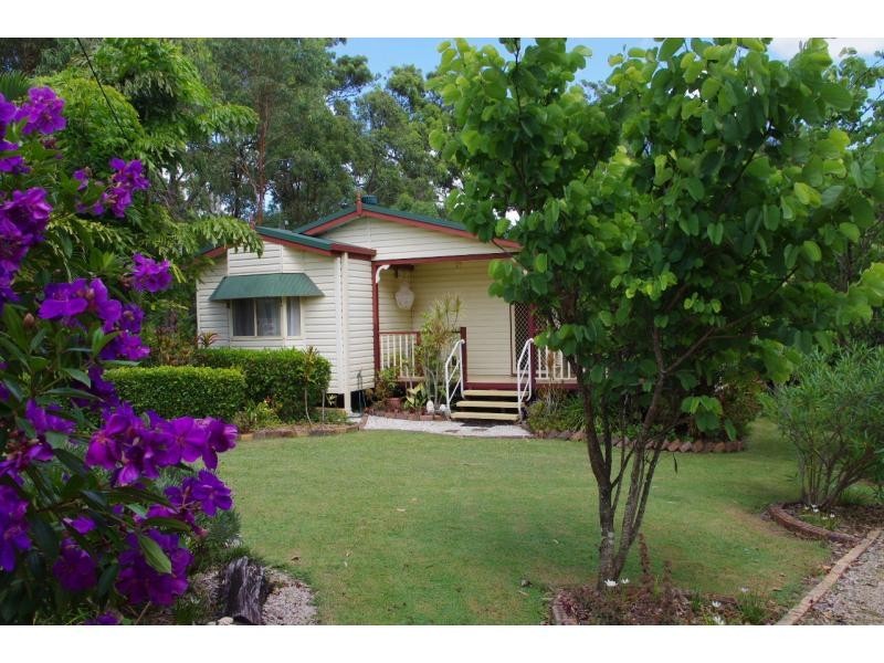 19 Alkira Street, Macleay Island QLD 4184