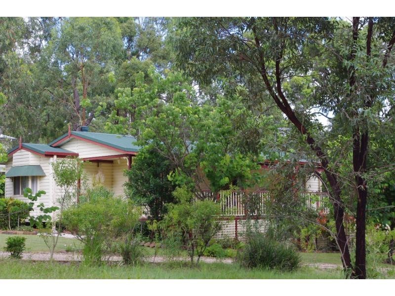19 Alkira Street, Macleay Island QLD 4184
