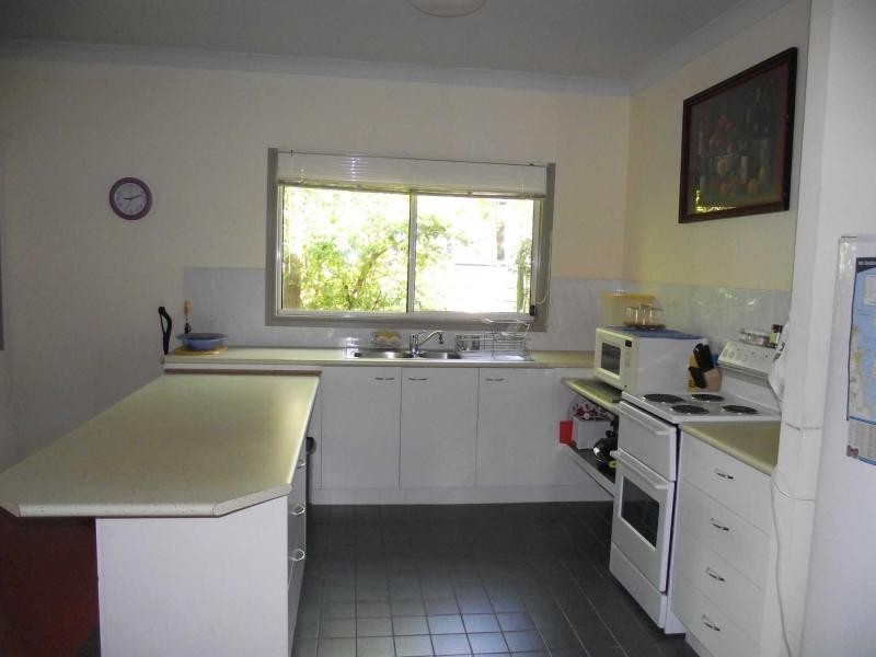 34 Noyes Parade, Karragarra Island QLD 4184