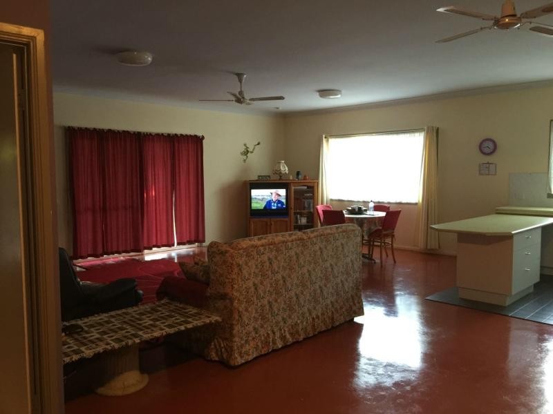 34 Noyes Parade, Karragarra Island QLD 4184