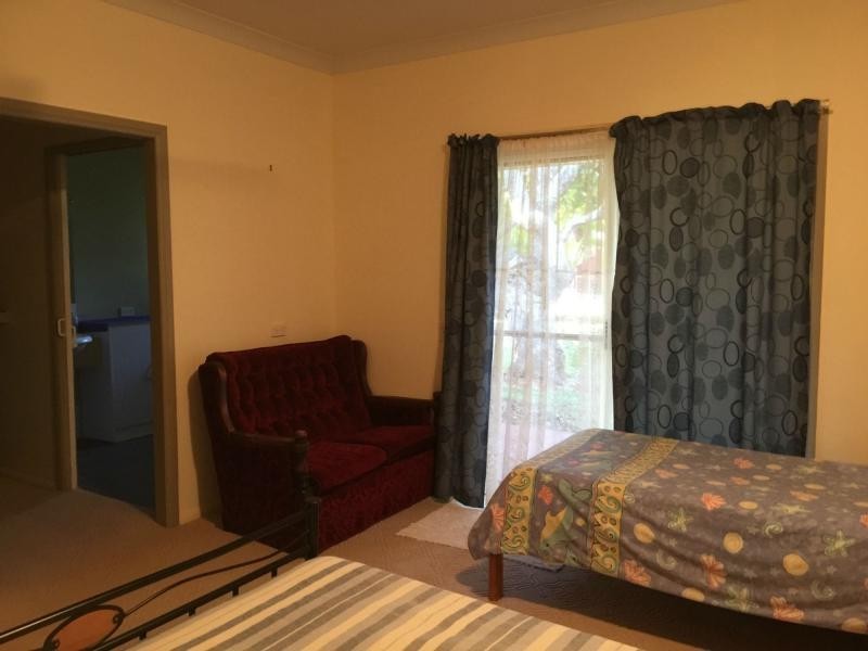 34 Noyes Parade, Karragarra Island QLD 4184