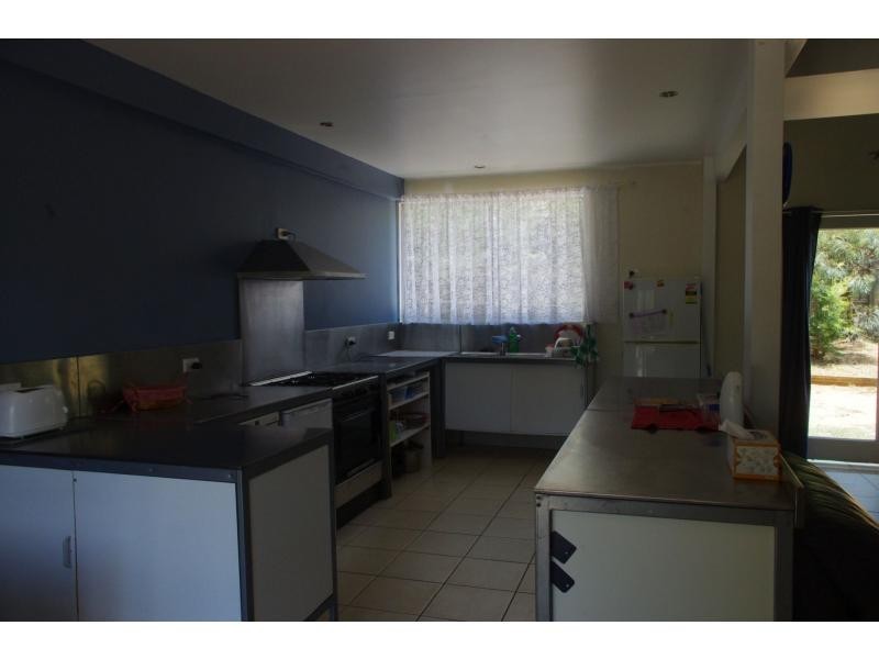 194-196 High Central Street, Macleay Island QLD 4184