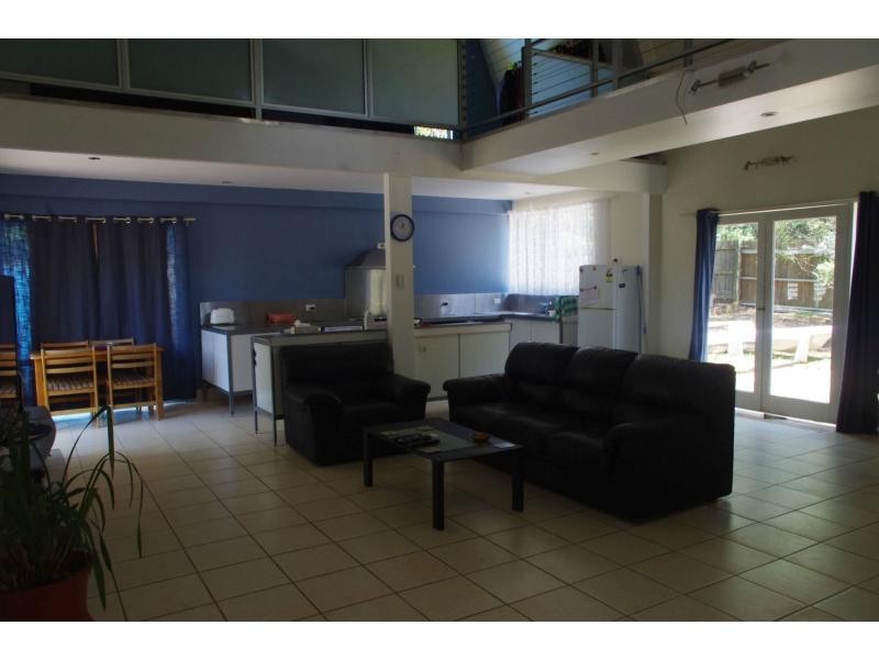 194-196 High Central Street, Macleay Island QLD 4184