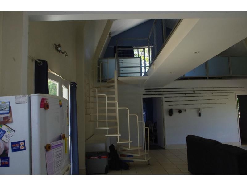 194-196 High Central Street, Macleay Island QLD 4184