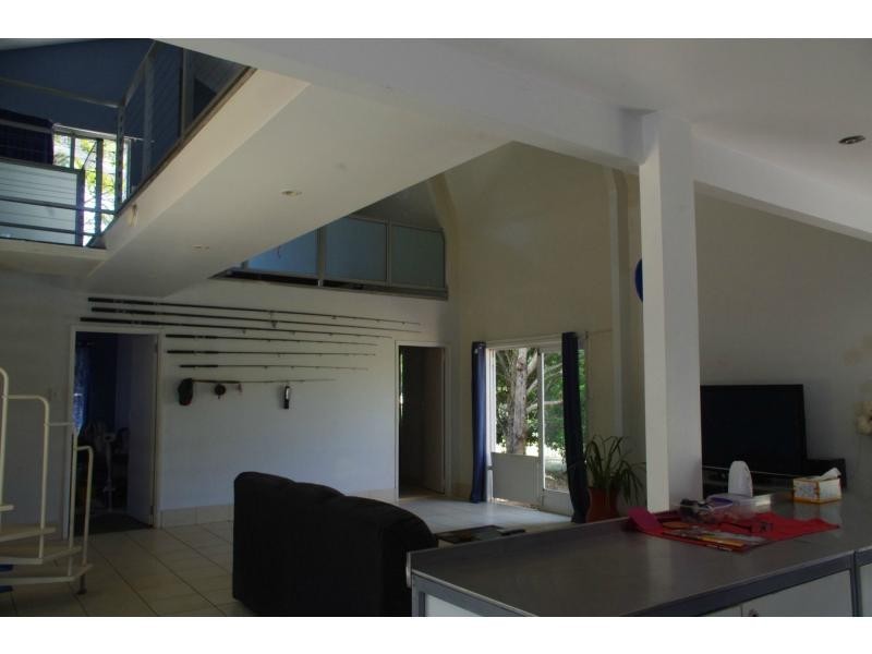 194-196 High Central Street, Macleay Island QLD 4184