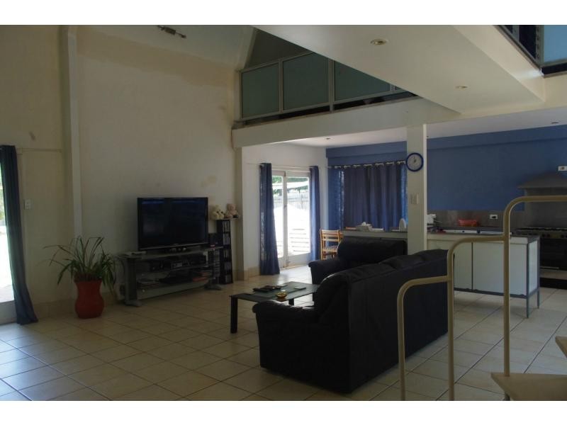 194-196 High Central Street, Macleay Island QLD 4184