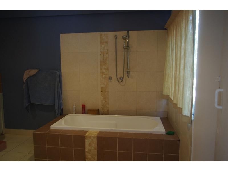194-196 High Central Street, Macleay Island QLD 4184