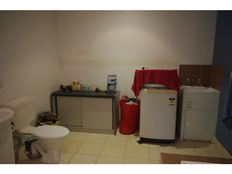 194-196 High Central Street, Macleay Island QLD 4184