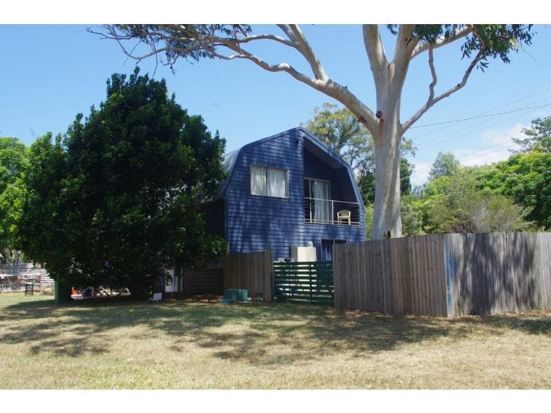 194-196 High Central Street, Macleay Island QLD 4184