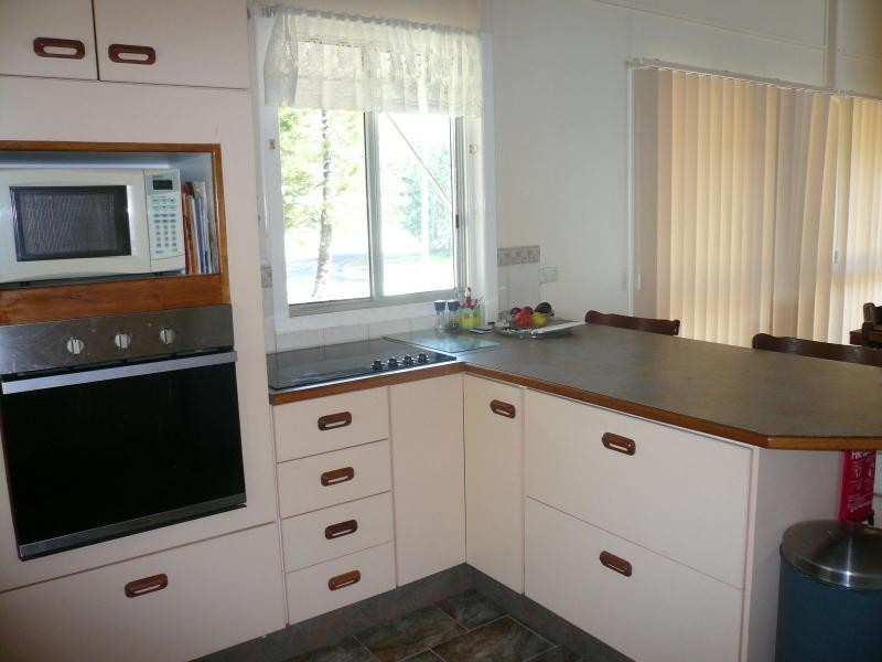 2 Zelma Court, Macleay Island QLD 4184