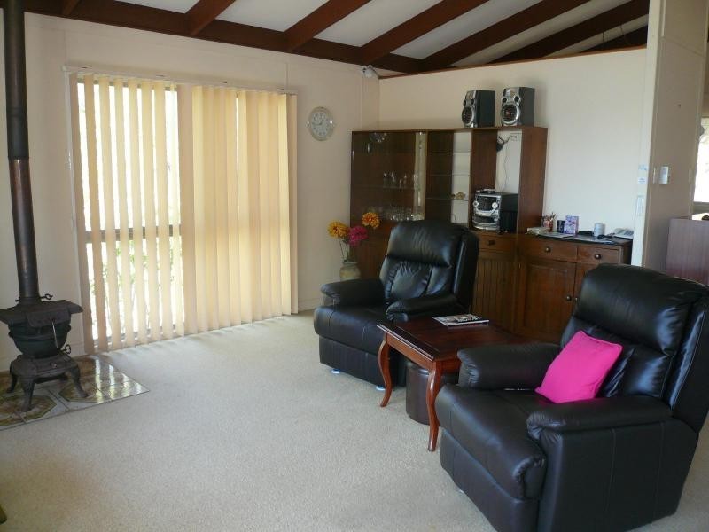 2 Zelma Court, Macleay Island QLD 4184