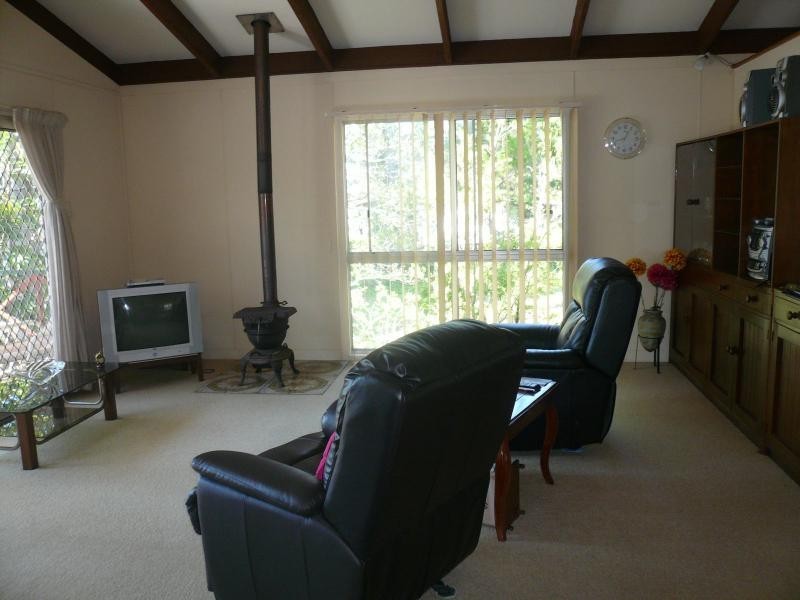 2 Zelma Court, Macleay Island QLD 4184