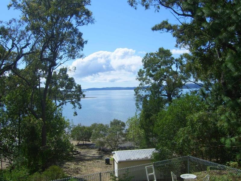 2 Zelma Court, Macleay Island QLD 4184