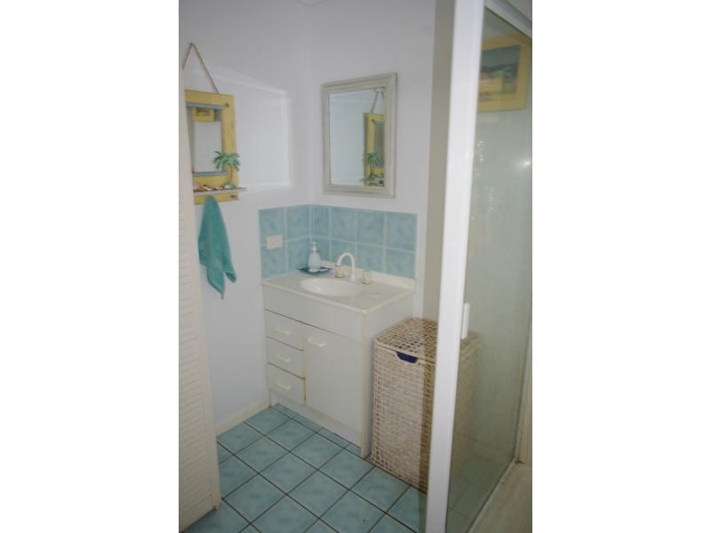 92 Treasure Island Avenue, Karragarra Island QLD 4184