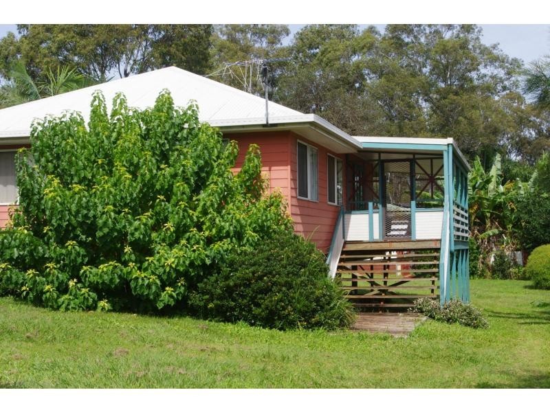 6 Eastbourne Terrace, Macleay Island QLD 4184