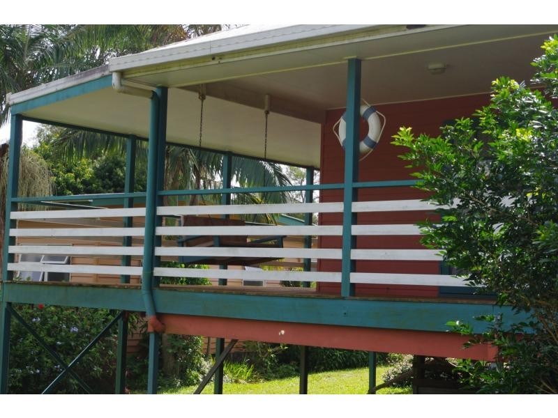 6 Eastbourne Terrace, Macleay Island QLD 4184