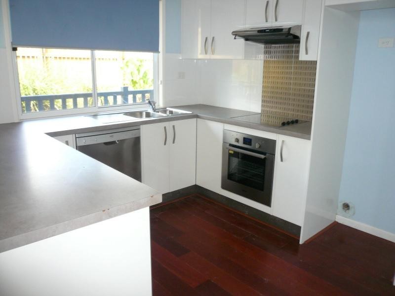 10 Oomool Street, Macleay Island QLD 4184