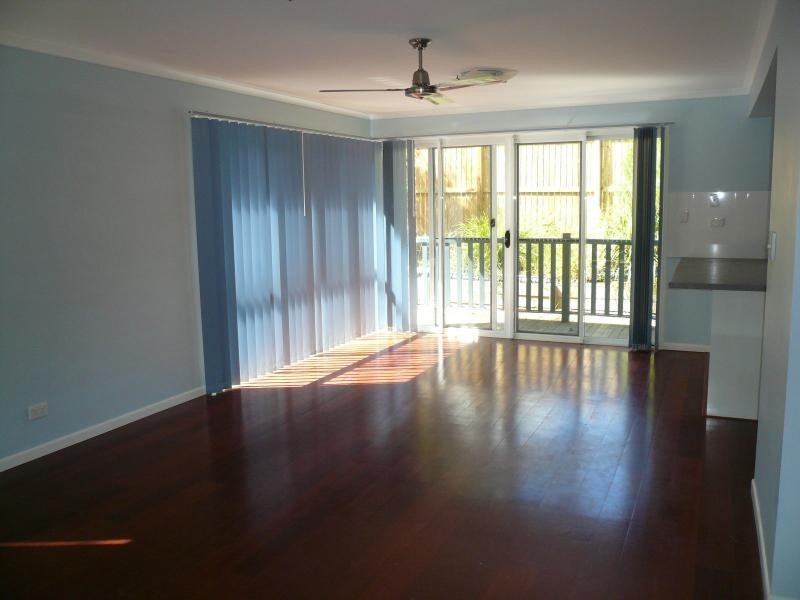 10 Oomool Street, Macleay Island QLD 4184