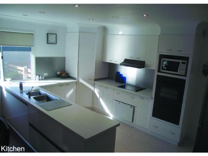 26 Rhodes Street, Macleay Island QLD 4184