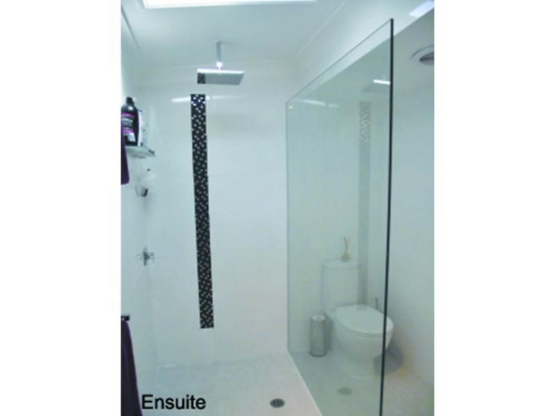 26 Rhodes Street, Macleay Island QLD 4184