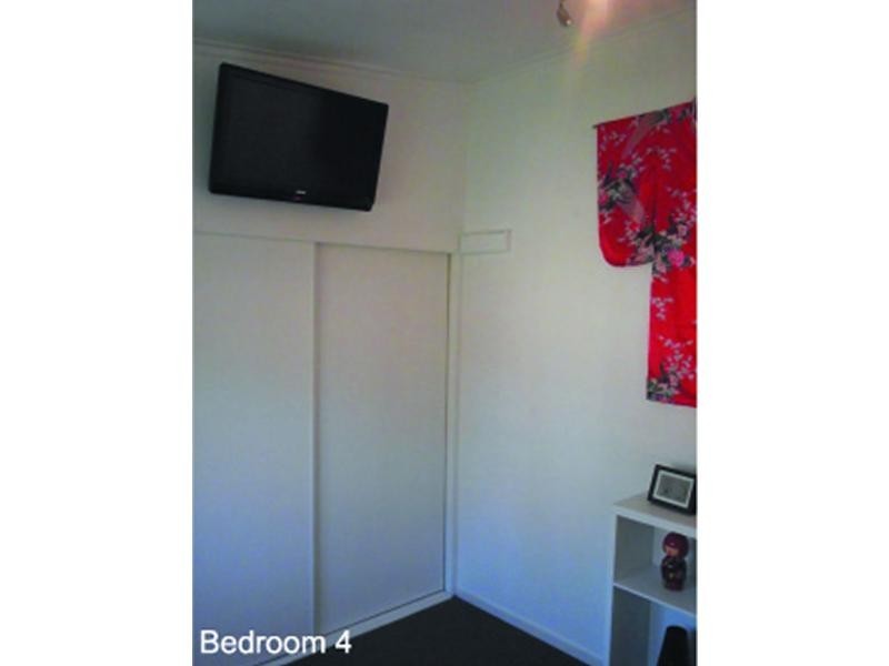 26 Rhodes Street, Macleay Island QLD 4184