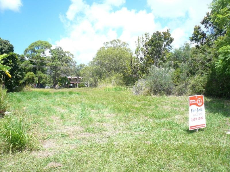 4 Lake Street, Macleay Island QLD 4184
