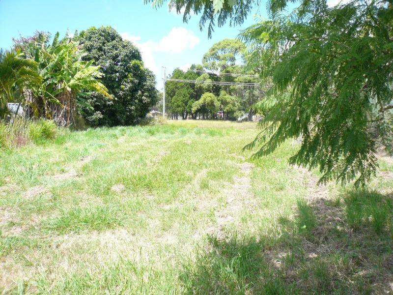 4 Lake Street, Macleay Island QLD 4184