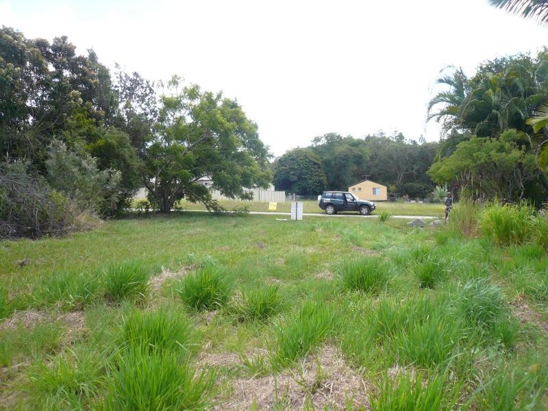 4 Lake Street, Macleay Island QLD 4184