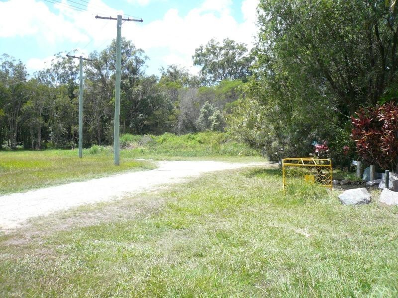 4 Lake Street, Macleay Island QLD 4184