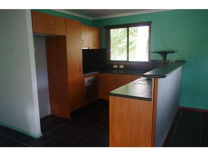 31 Kardinia Street, Macleay Island QLD 4184
