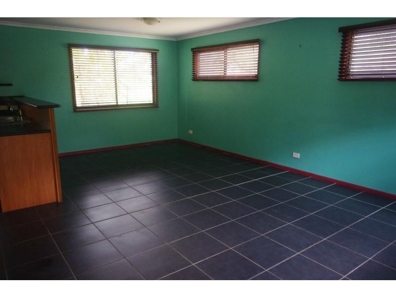 31 Kardinia Street, Macleay Island QLD 4184