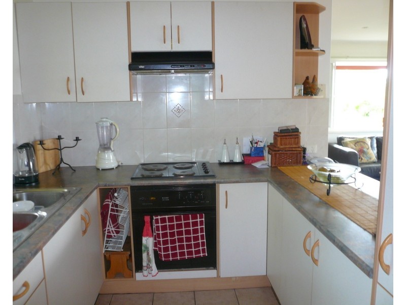 8 Mawarra Street, Macleay Island QLD 4184