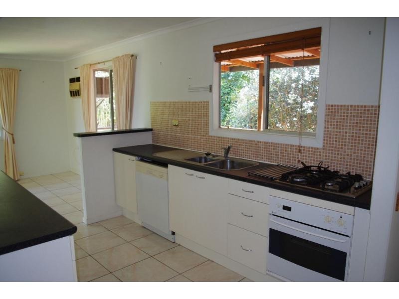 48 Noyes Parade, Karragarra Island QLD 4184