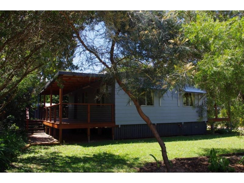 48 Noyes Parade, Karragarra Island QLD 4184