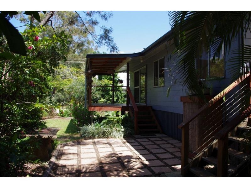 48 Noyes Parade, Karragarra Island QLD 4184