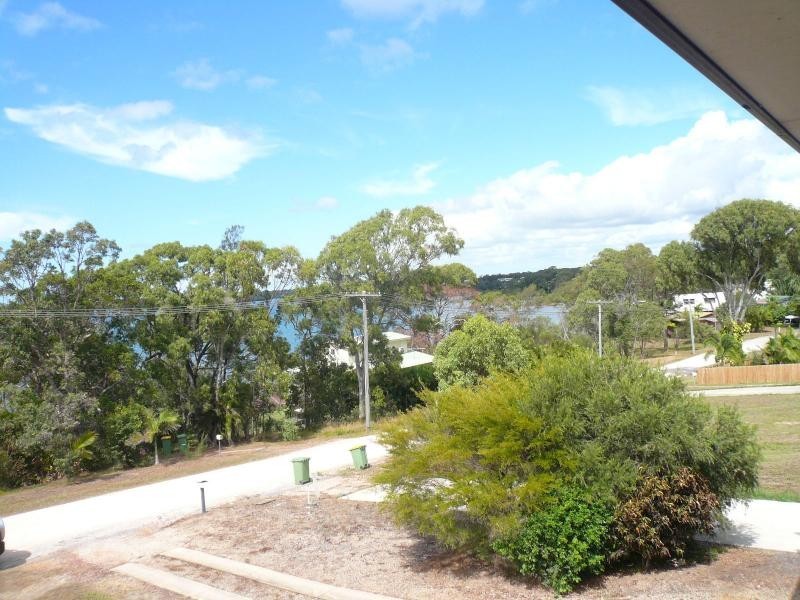 15 Coorong Street, Macleay Island QLD 4184