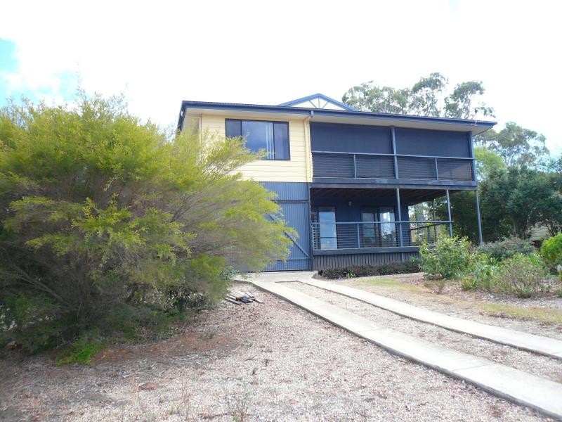 15 Coorong Street, Macleay Island QLD 4184