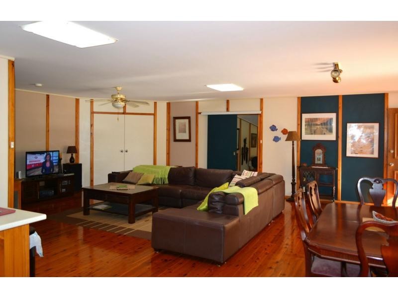 32 Attunga Street, Macleay Island QLD 4184