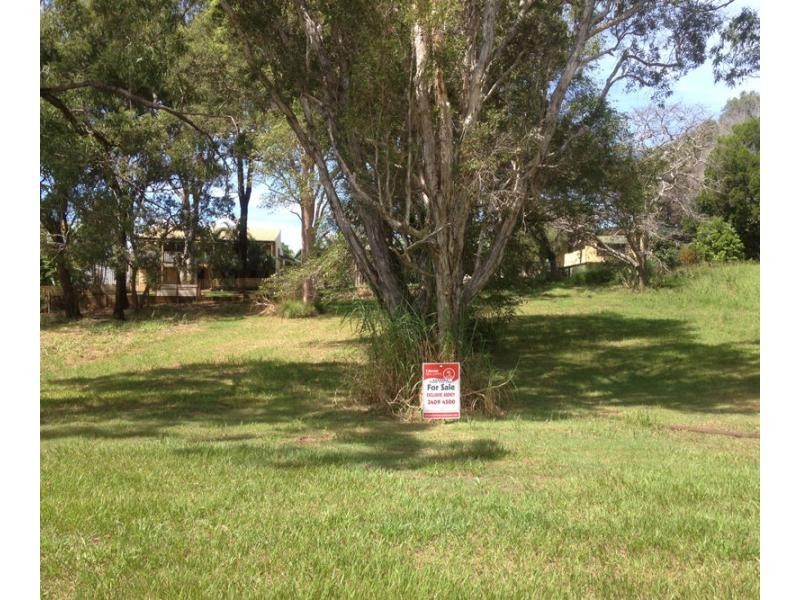 37 Charles Terrace, Macleay Island QLD 4184