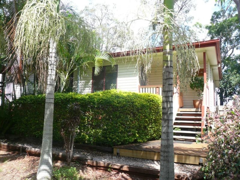 132 Western Road, Macleay Island QLD 4184