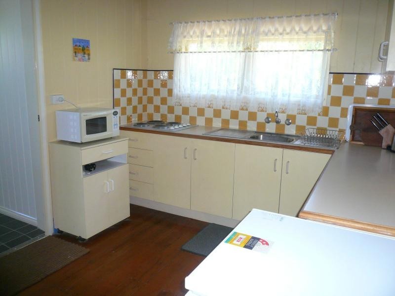 27 Mawarra Street, Macleay Island QLD 4184