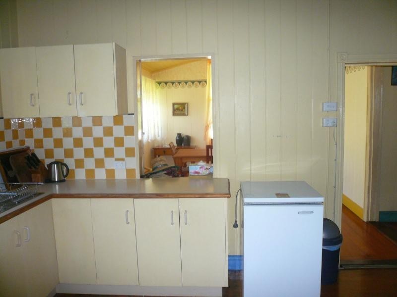 27 Mawarra Street, Macleay Island QLD 4184