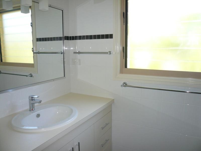 27 Mawarra Street, Macleay Island QLD 4184