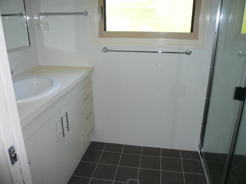 27 Mawarra Street, Macleay Island QLD 4184