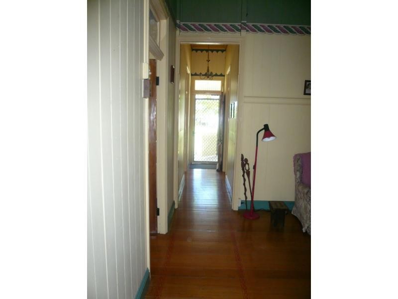 27 Mawarra Street, Macleay Island QLD 4184