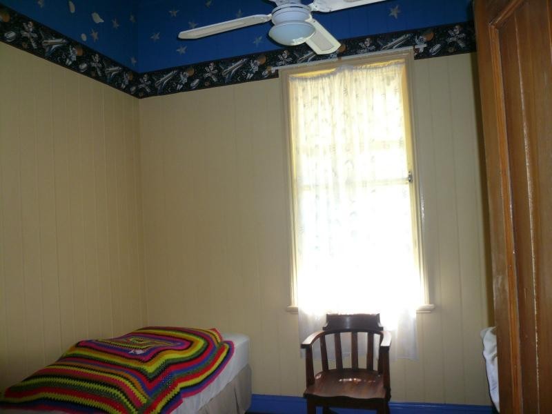 27 Mawarra Street, Macleay Island QLD 4184