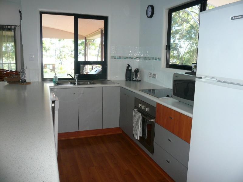 20 Coast Road, Macleay Island QLD 4184