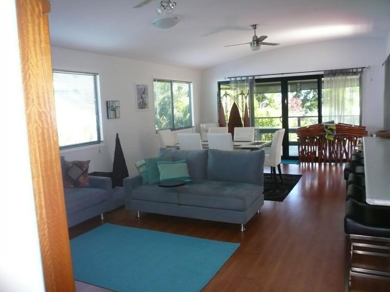 20 Coast Road, Macleay Island QLD 4184