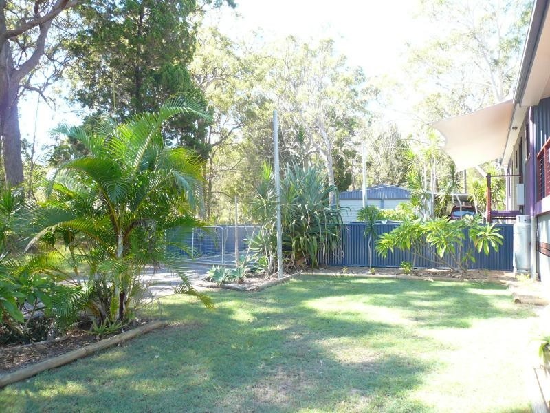 20 Coast Road, Macleay Island QLD 4184